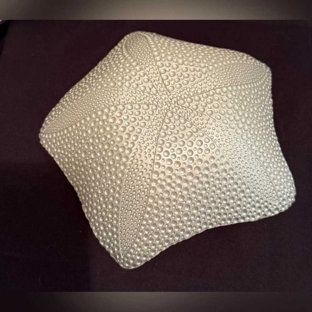 Akcam Turkey pearlescent 8” starfish bowl. - Picture 9 of 15